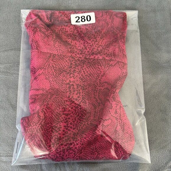 Guess Halter Top Watermelon Pink Snakeskin Print Crossover Size M Party - Picture 11 of 11
